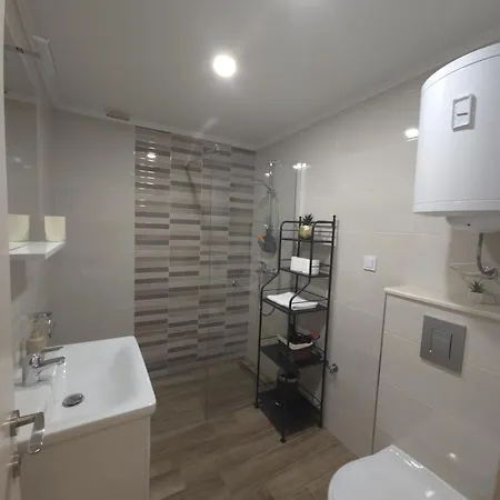 Hill Apartment *